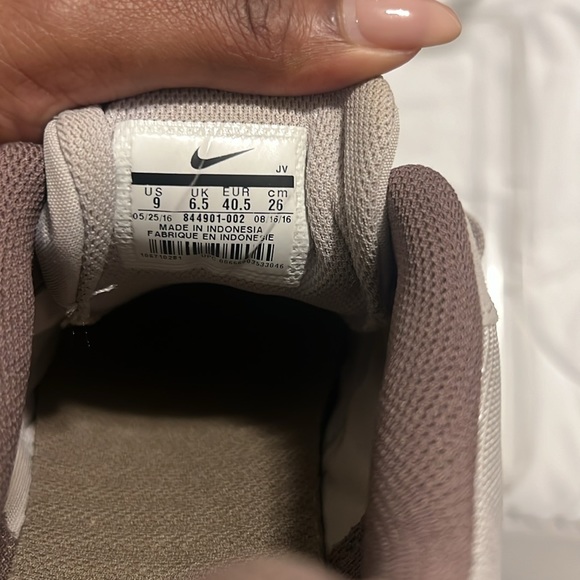 Nike Workout/Running Shoes size 9 - Picture 7 of 7
